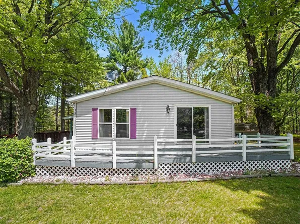 15 Backache Bnd, Elwell, MI 48832