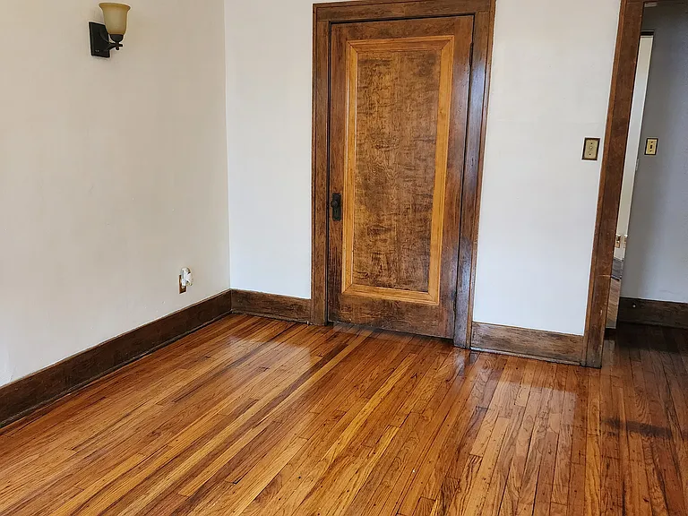 1615 W Canfield St #207 — Photo 2