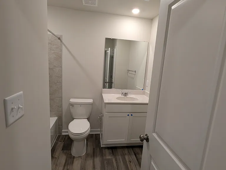 second bathrooom