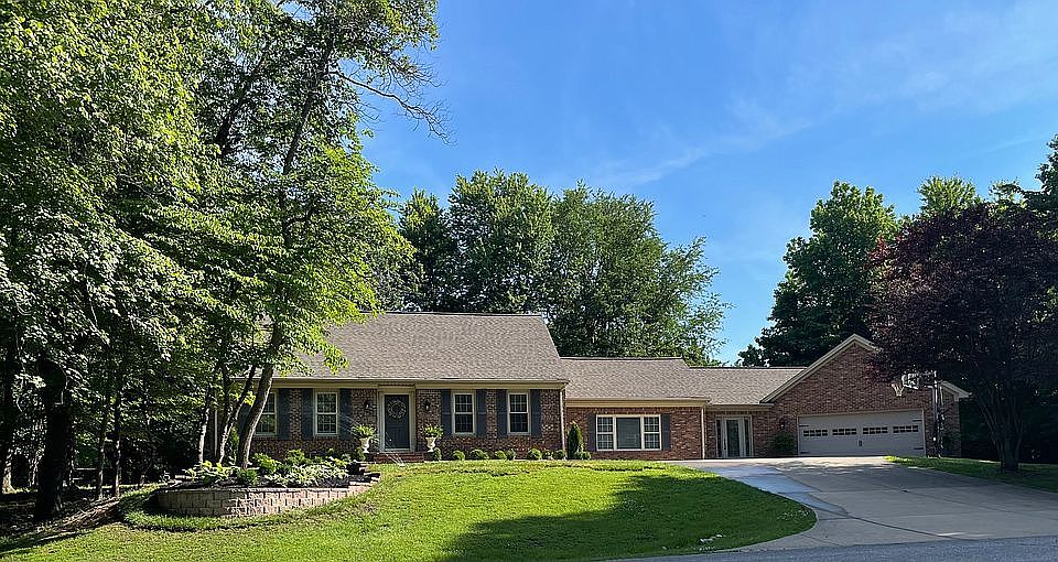 1st image of 301 Garland Dr