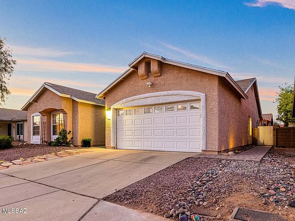 2nd image of 2550 W Camino Del Deseo