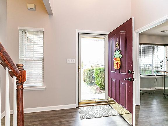 5th image of 136 Plum Ln