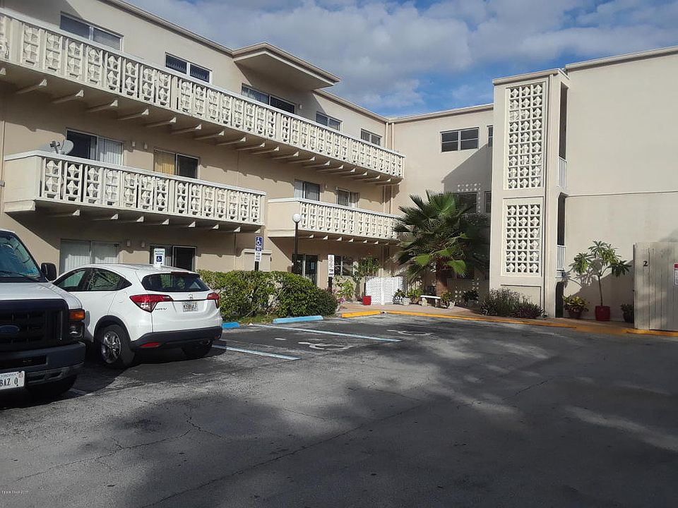 1st image of 221 Columbia Dr APT 136
