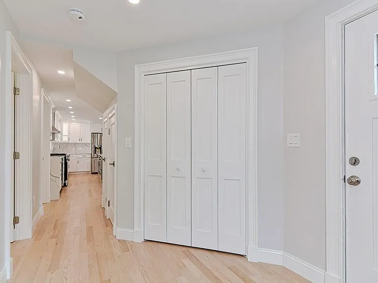 64 Crescent St #1 — Photo 29