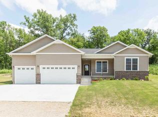 1215 Waverly Rd, Davenport, IA 52804