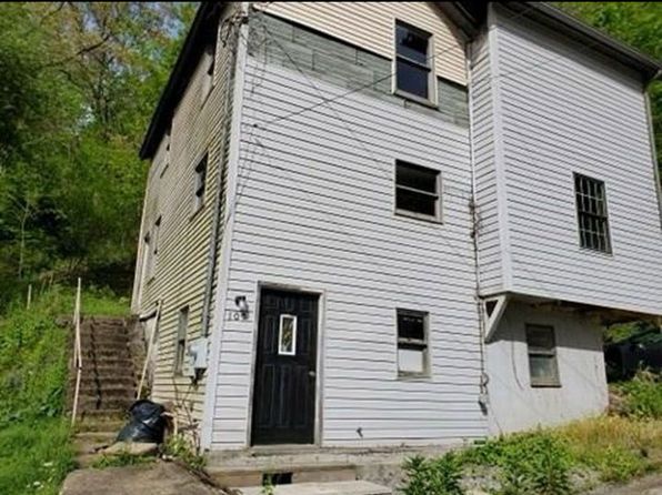 105 Swartz Rd, Leechburg, PA 15656