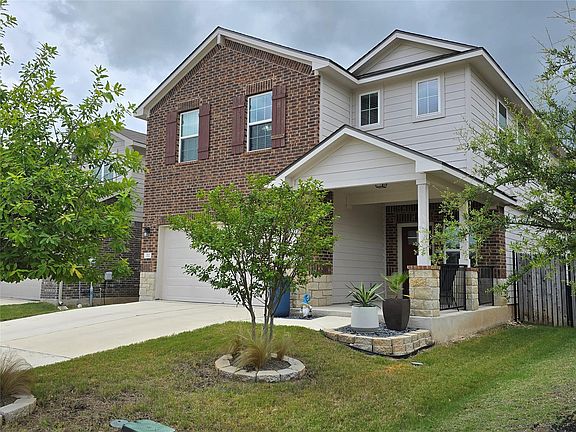 2nd image of 212 Yoakum St