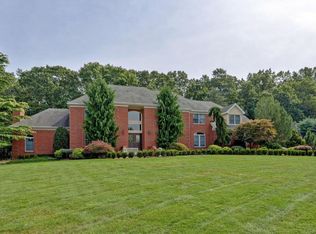 10 Brittany Dr, Colts Neck, NJ 07722