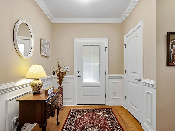 5th image of 1731 Orchard Dr.