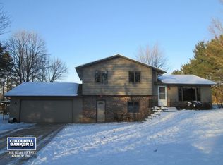 E8996 Manske Rd, New London, WI 54961