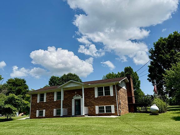 3rd image of 4544 N Wildwood Rd