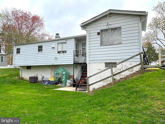 3rd image of 9700 Ames Ct