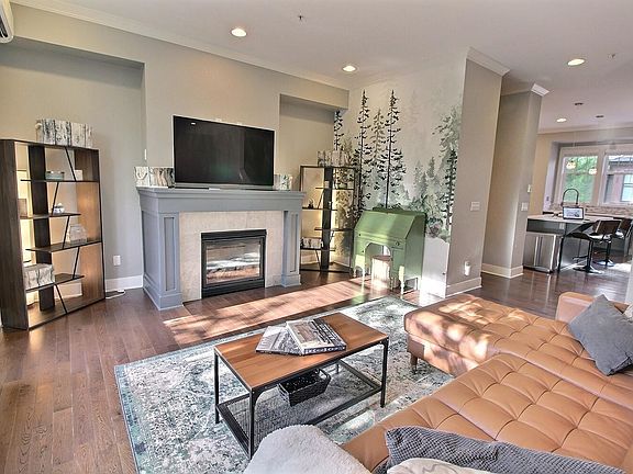 4th image of 1114 NE Park Dr