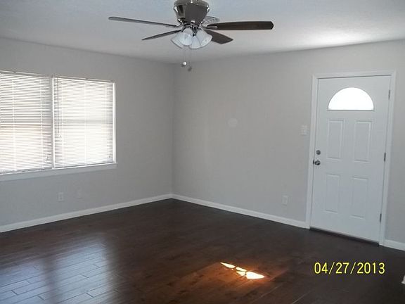 3rd image of 1104 S Harry Ave