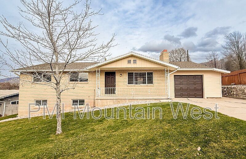 1st image of 1011 Claremont Dr