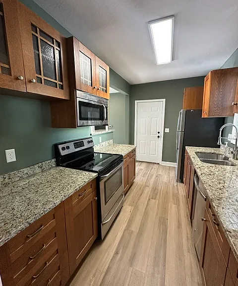 655 Jackson St — Photo 4