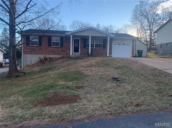 6042 Carol St, House Springs, MO 63051