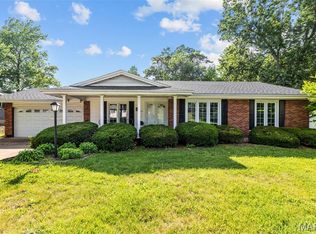 43 Club Grounds North Dr, Florissant, MO 63033