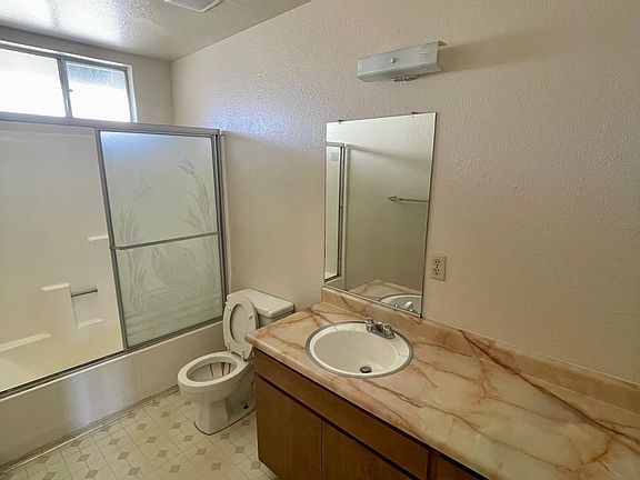 4th image of 760 S Oak St #3