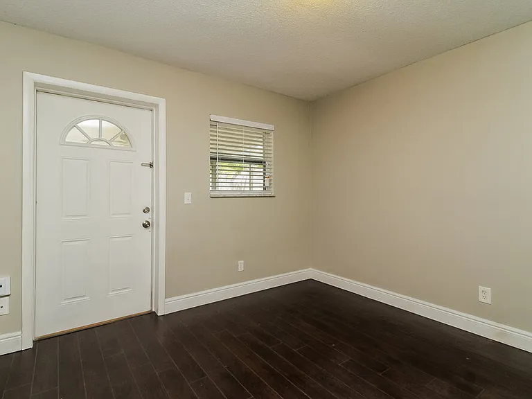 2640 Woods Edge Cir — Photo 13