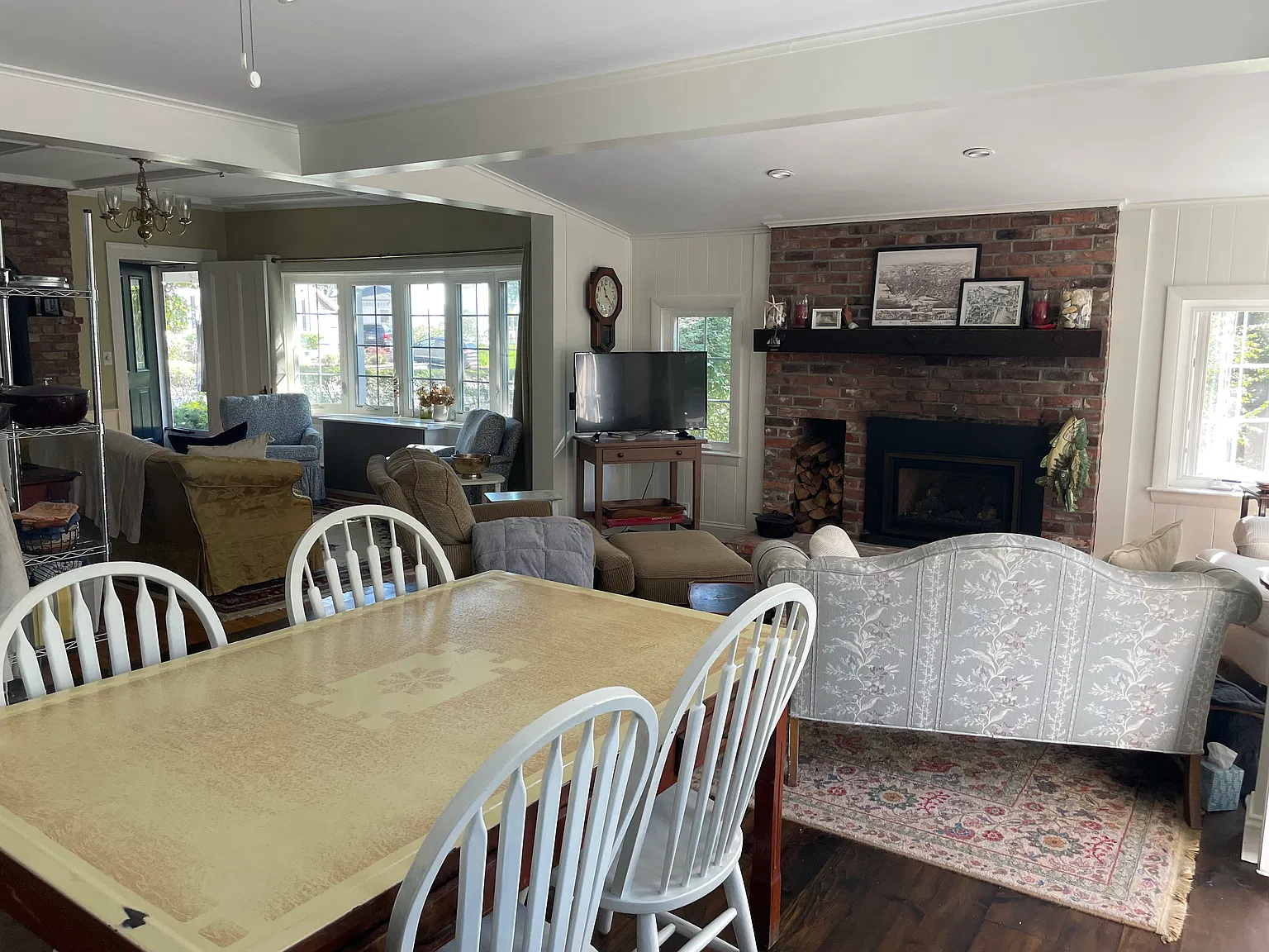 3 bed, 2383 sqft, $3,400 — Photo 4