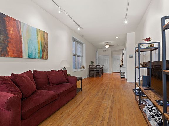 3rd image of 1341 N Western Ave APT 2