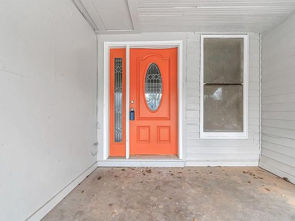 3rd image of 2315 Deutser St #1