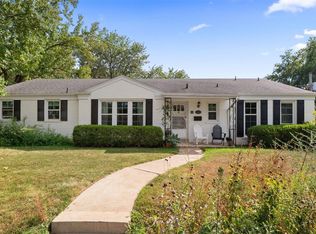 8404 Old Bonhomme Rd, Saint Louis, MO 63132