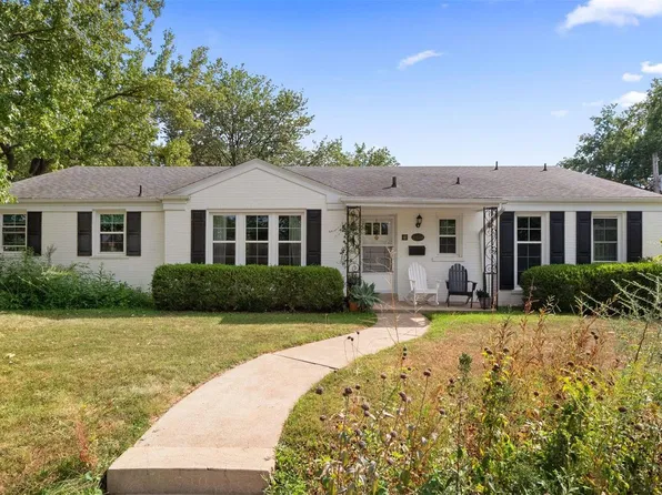 8404 Old Bonhomme Rd, Saint Louis, MO 63132