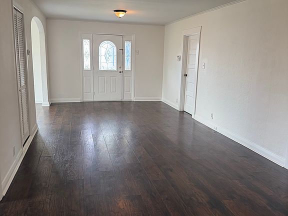 4th image of 801 E Louisiana Ave
