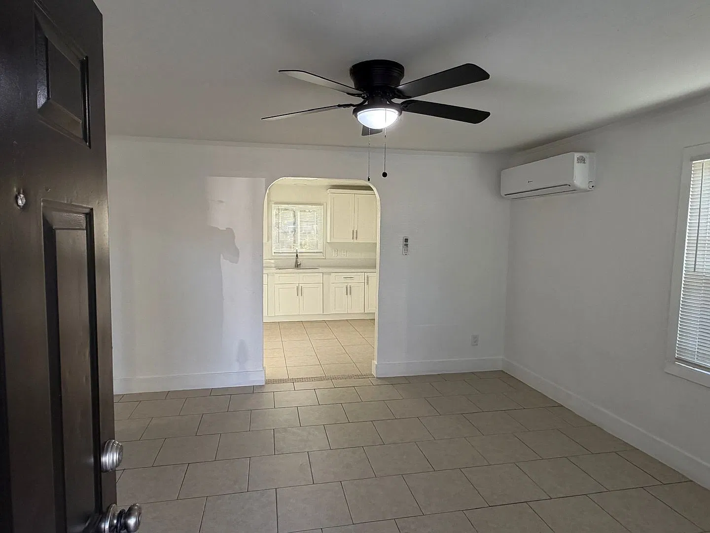 669 S. 11 1/2 Ave - 2 Bedroom 1 Bath - Hanford — Photo 2