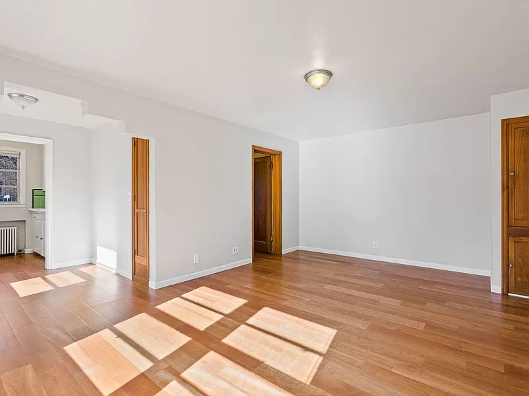 1226 W 5th Ave — Photo 21
