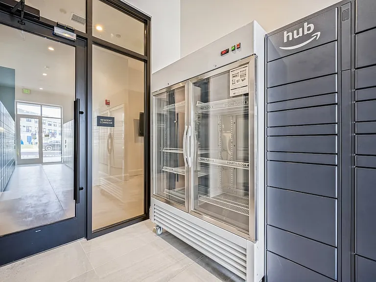 Building 500 Package lockers and cold storage