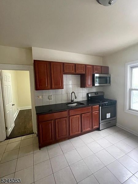 1st image of 405 S 12th St Floor 1