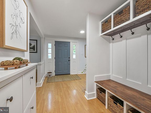 3rd image of 3378 Monarch Ln