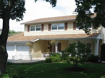 1104 E Linden Ln photo 1
