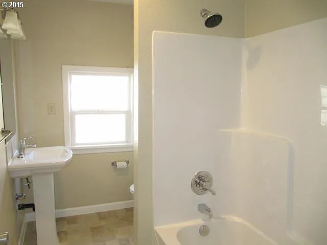 350 N Maple St — Photo 13