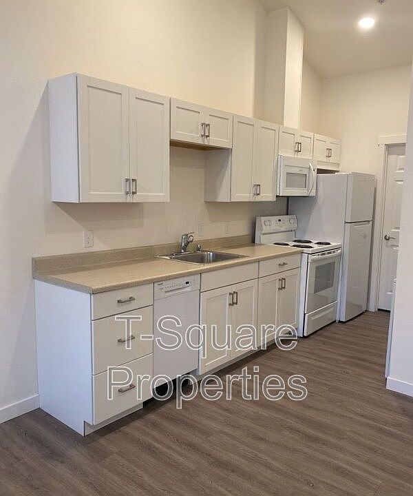 1st image of 715 Cedar Ave Unit 104