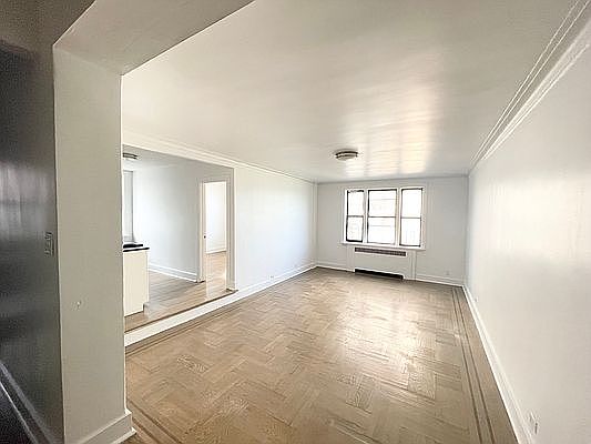 4th image of 3660 Waldo Ave #7EE