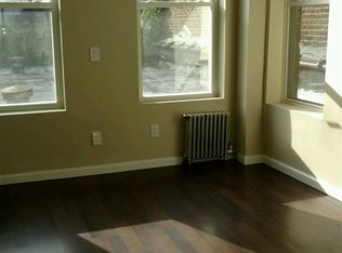 3087 Steinway St, Astoria, NY 11103