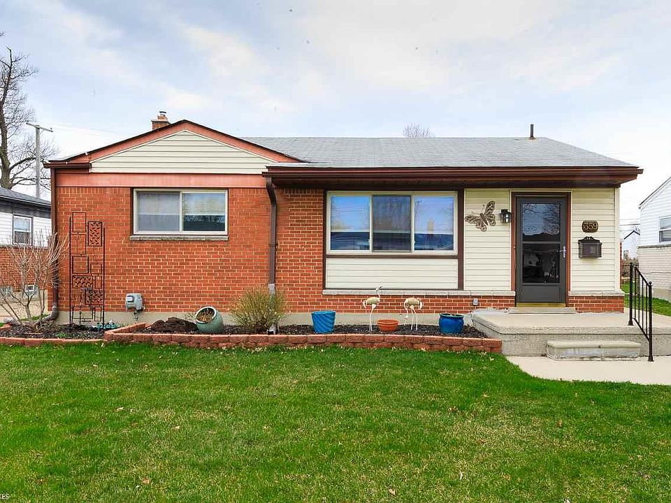 1st image of 359 Sonia Ave