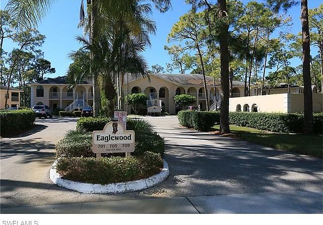 Eaglewood Entry Of Augusta Blvd.