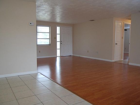 2nd image of 5112 Tammy Ln