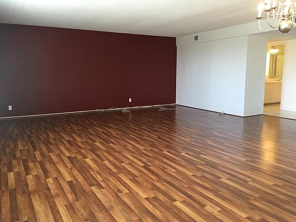 3rd image of 5301 Balboa Blvd Unit O6