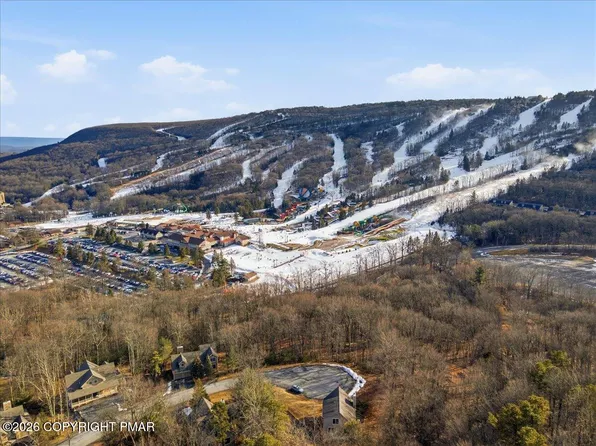 84 High Mountain Ct, Tannersville, PA 18372