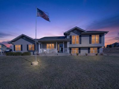 304 Nightingale Dr, Tiffin, IA, 52340
