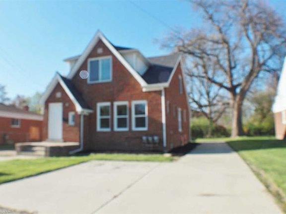 3rd image of 18229 Glendale St