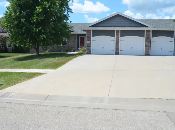 1627 SW Ancaster Rd, Topeka, KS 66615