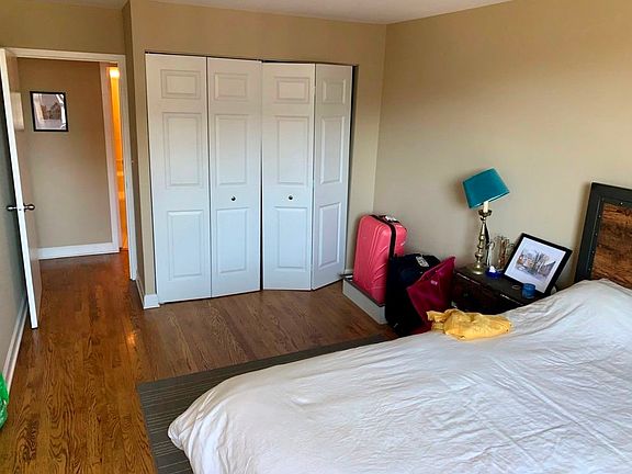 5th image of 1355 N Sandburg Ter APT 1206