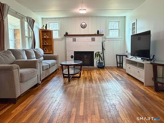 5th image of 130 Paper Mill Road